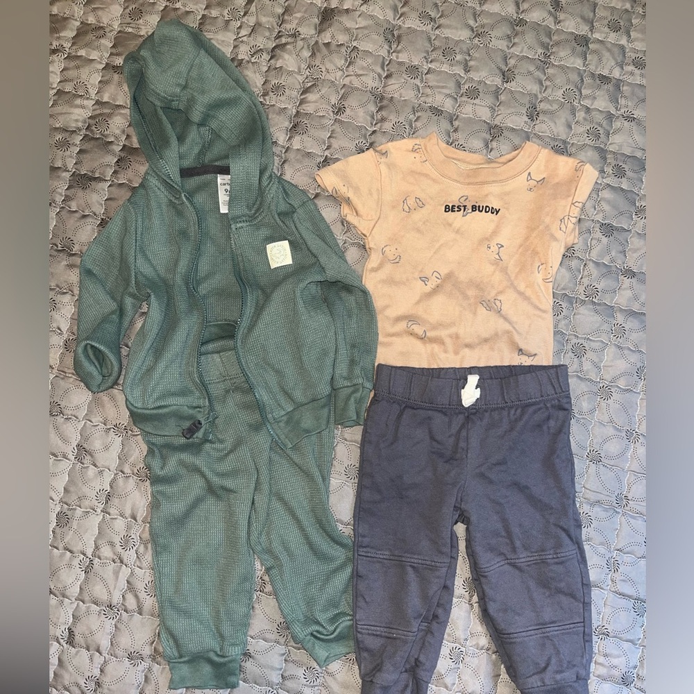 Baby outfits size 9 months